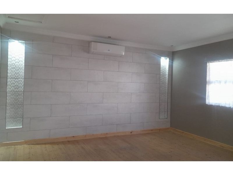 House For Sale in Malvern, Queensburgh, KwaZulu Natal - Photo 2