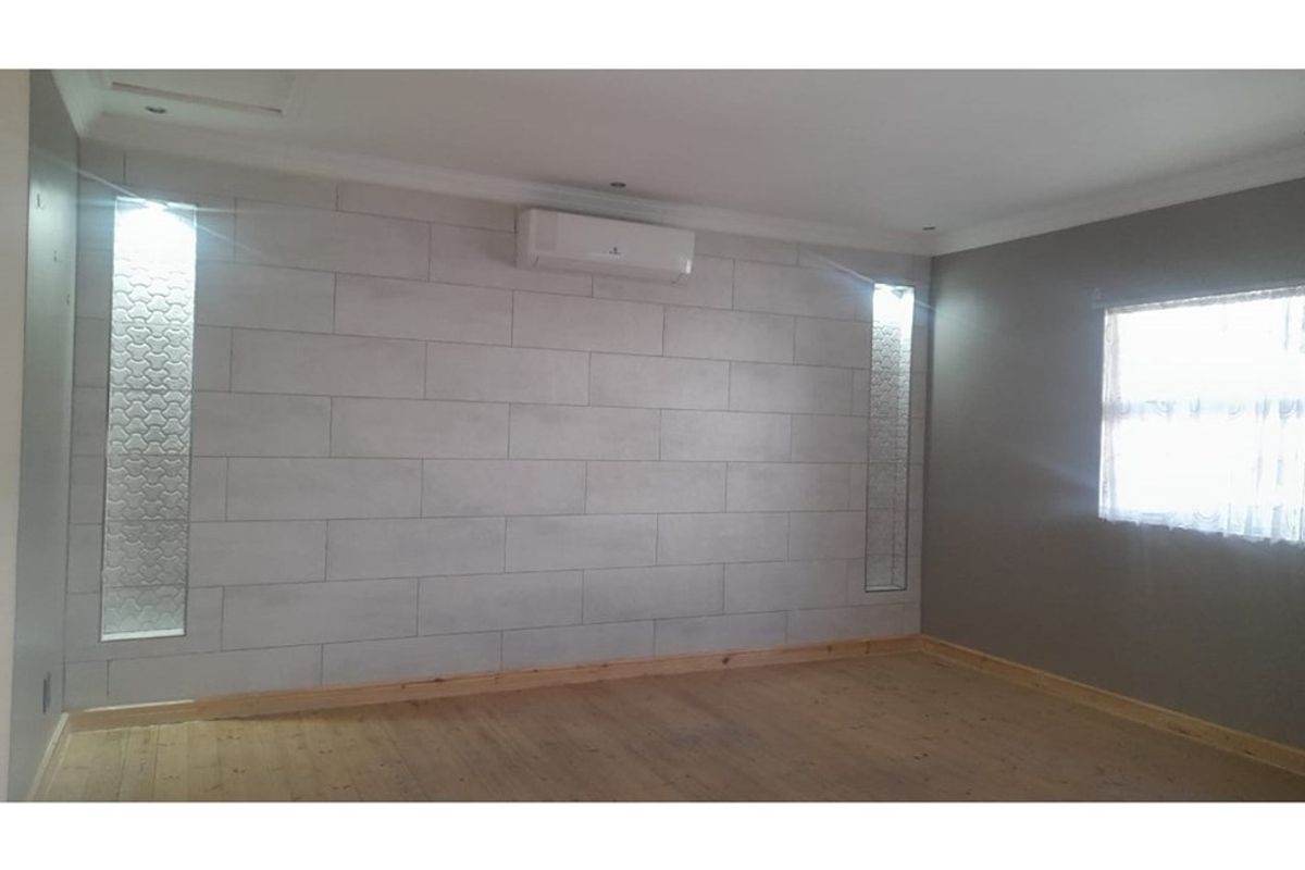 House For Sale in Malvern, Queensburgh, KwaZulu Natal - Photo 2