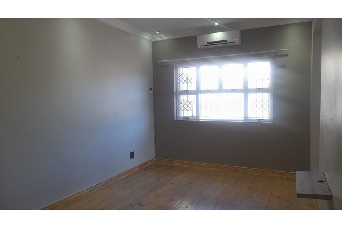 House For Sale in Malvern, Queensburgh, KwaZulu Natal - Photo 5