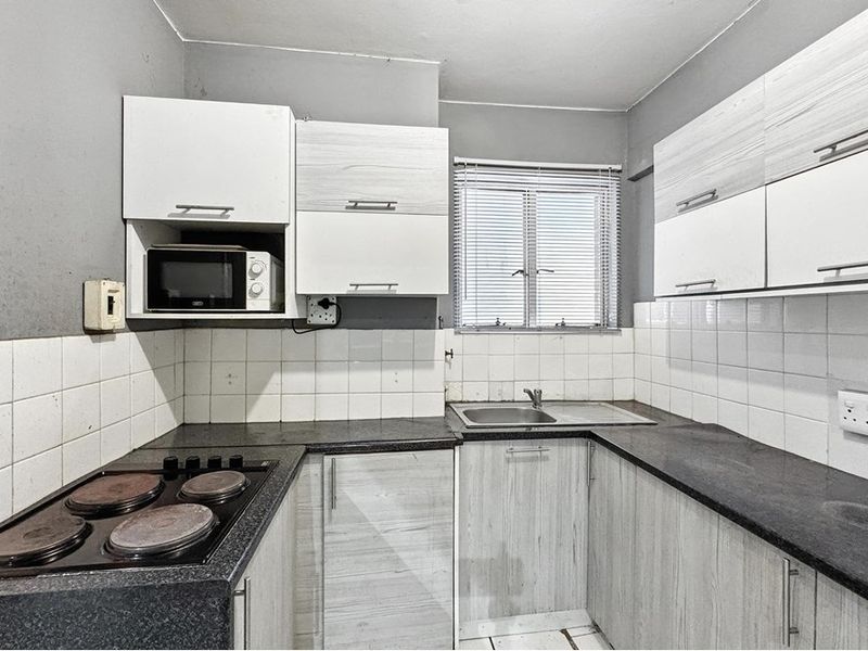 Income-Generating 3 Bedroom Apartment | Durban CBD | Excellent Rental Yield - Photo 6