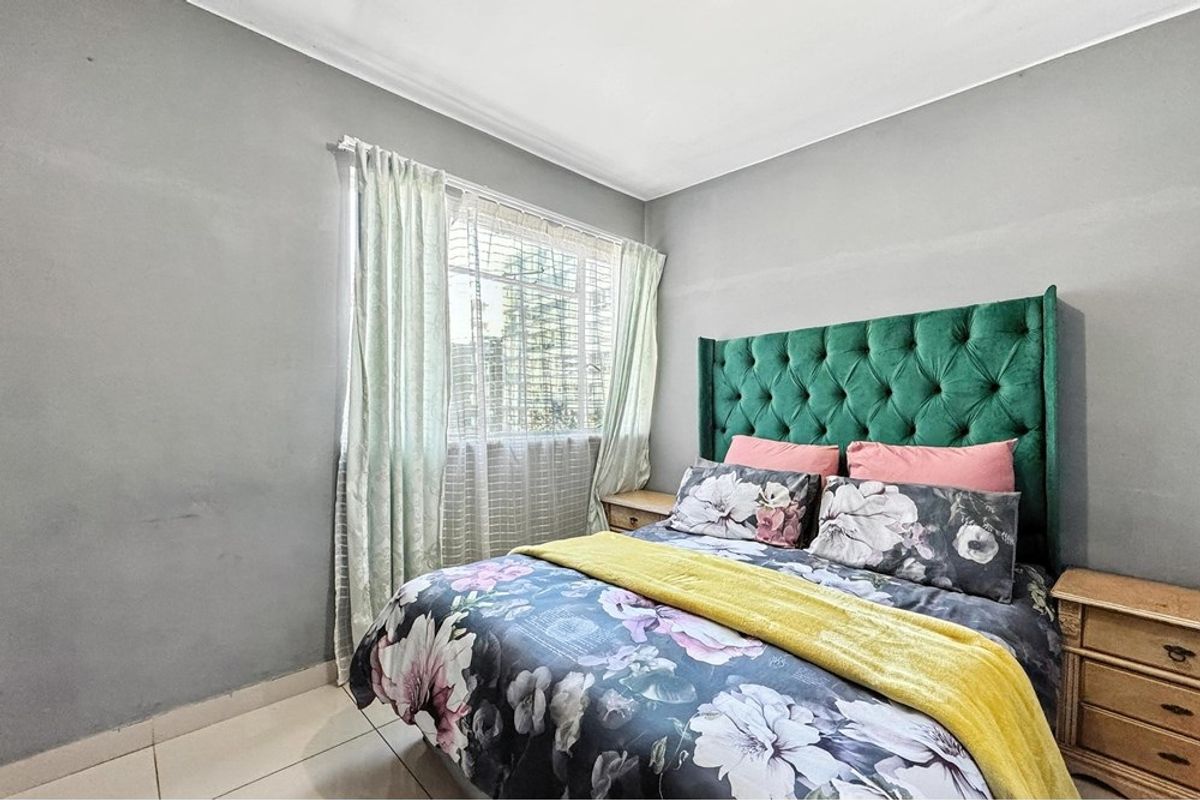Income-Generating 3 Bedroom Apartment | Durban CBD | Excellent Rental Yield - Photo 4