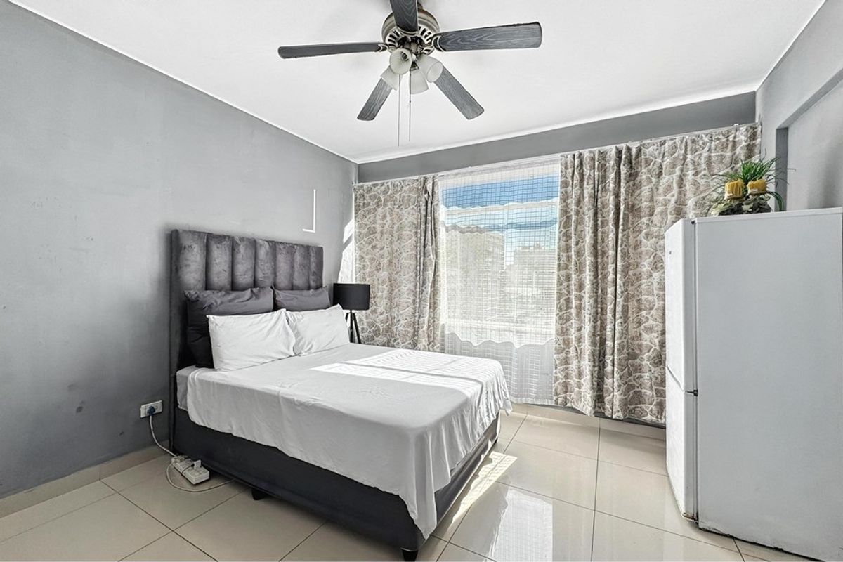 Income-Generating 3 Bedroom Apartment | Durban CBD | Excellent Rental Yield - Photo 2