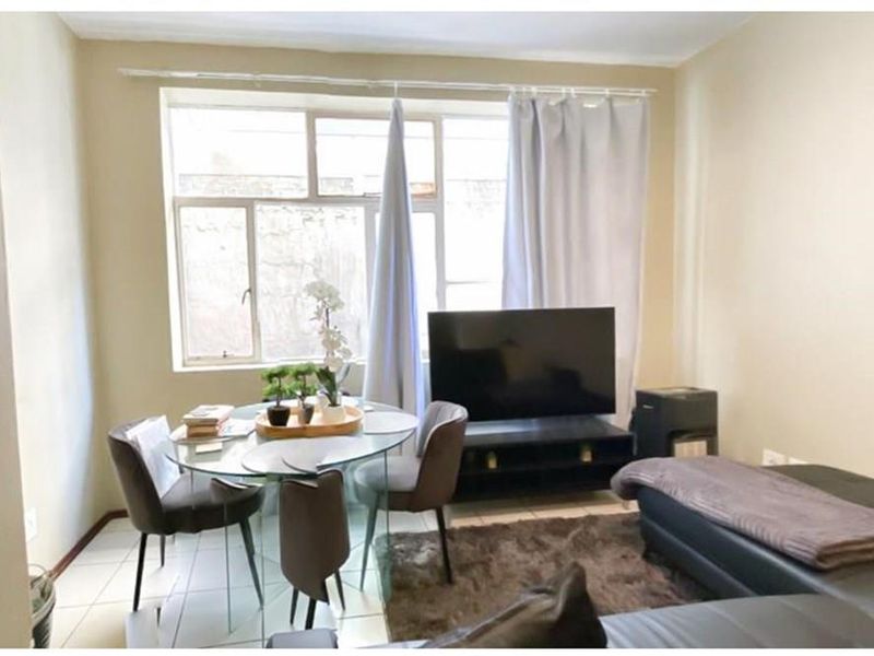 Apartment For Sale in Braamfontein, Johannesburg - Photo 10
