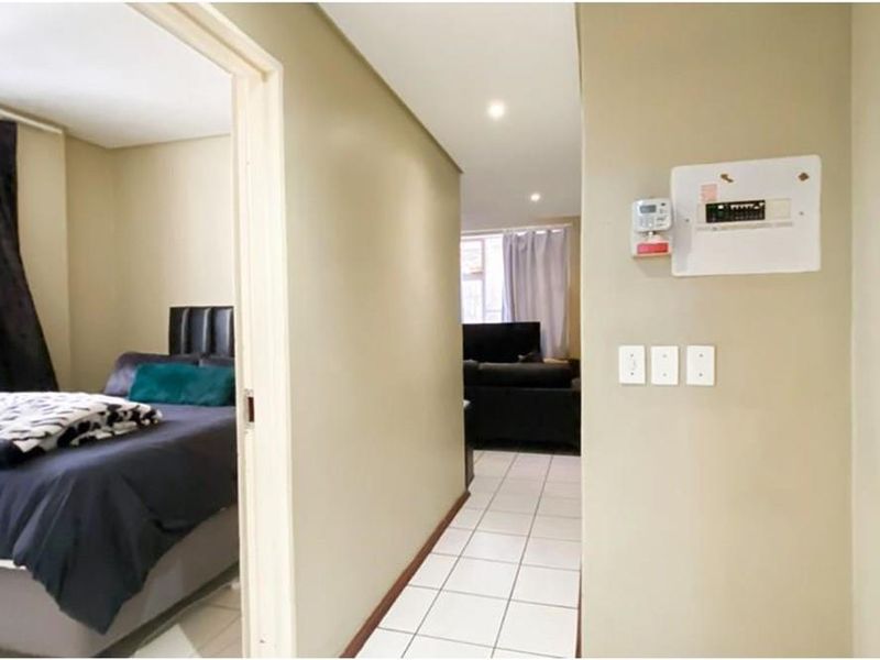 Apartment For Sale in Braamfontein, Johannesburg - Photo 9