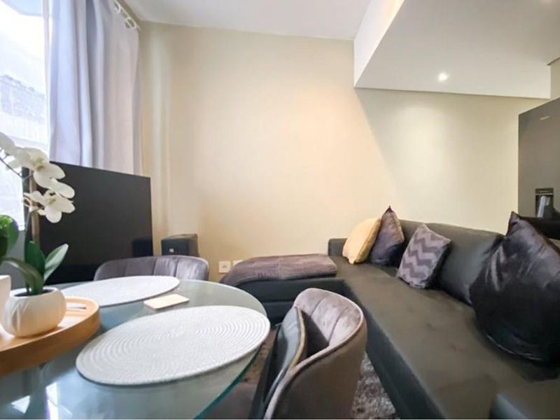 Apartment For Sale in Braamfontein, Johannesburg - Photo 8