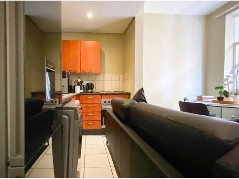 Apartment For Sale in Braamfontein, Johannesburg - Photo 5