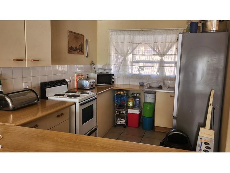 Townhouse For Sale in Florida, Roodepoort - Photo 8