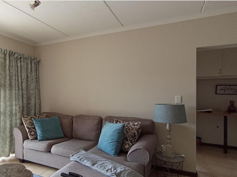 Apartment For Sale in Greenstone Hill, Edenvale - Photo 4