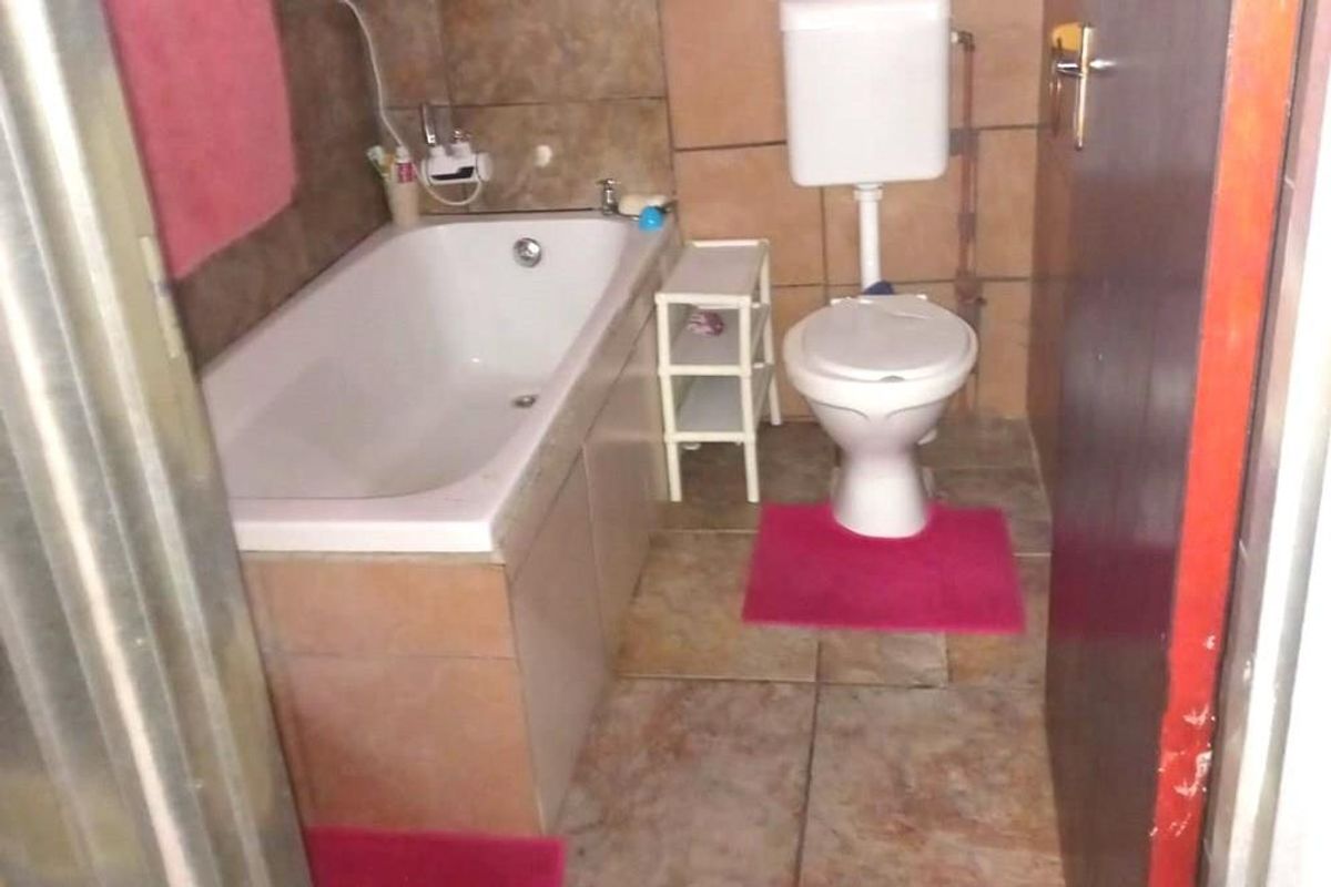 House For Sale in Goniwe Park, Villiersdorp - Photo 5