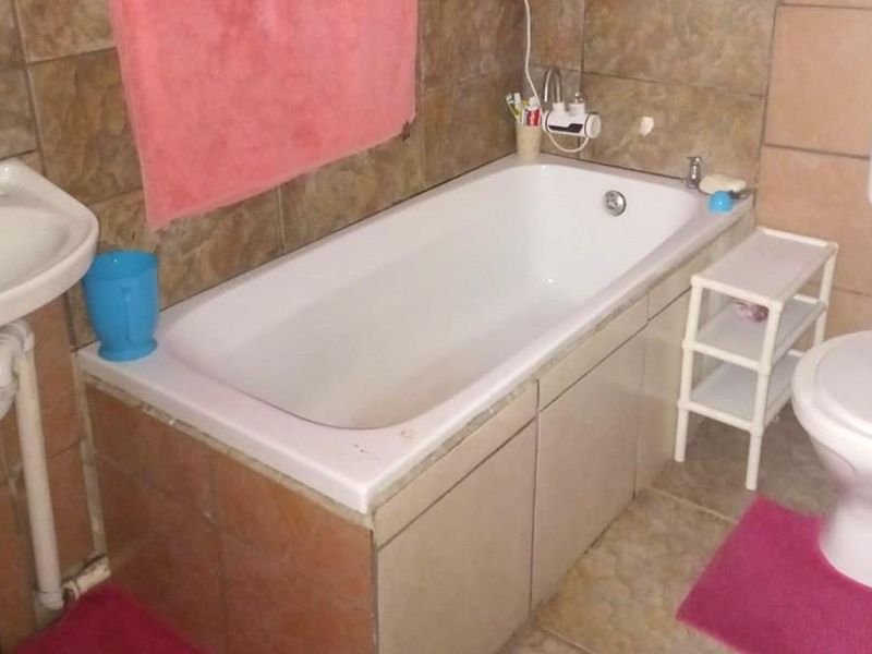 House For Sale in Goniwe Park, Villiersdorp - Photo 6