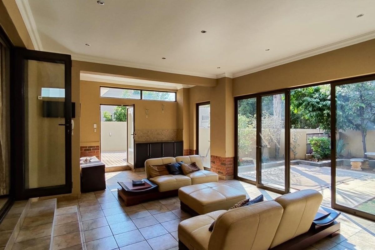 House For Sale in Greenstone Hill, Edenvale - Photo 2