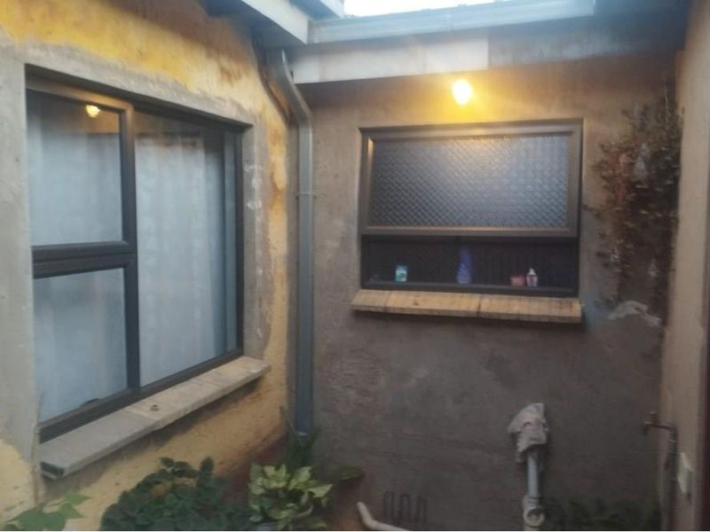 Apartment For Sale in Thulani, Soweto - Photo 8
