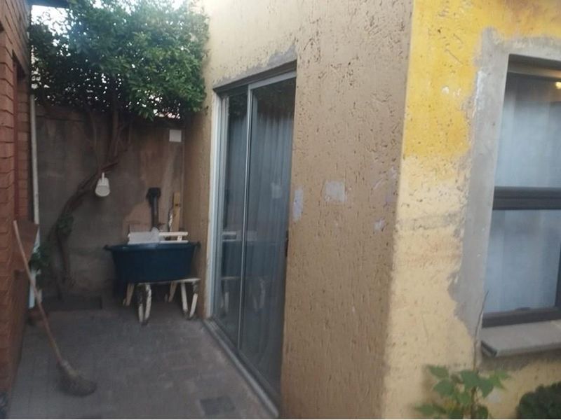 Apartment For Sale in Thulani, Soweto - Photo 6