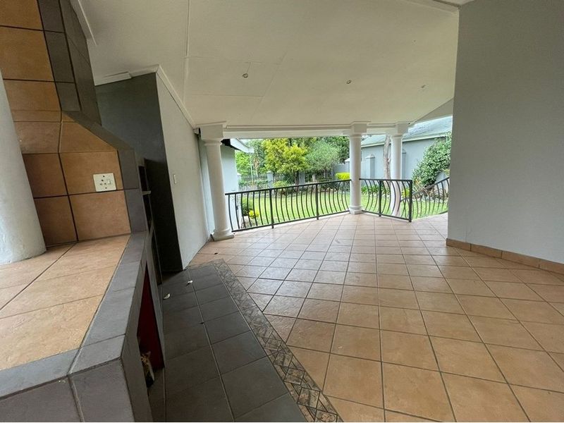 House For Sale with 2 bed Cottage in White River - Photo 9