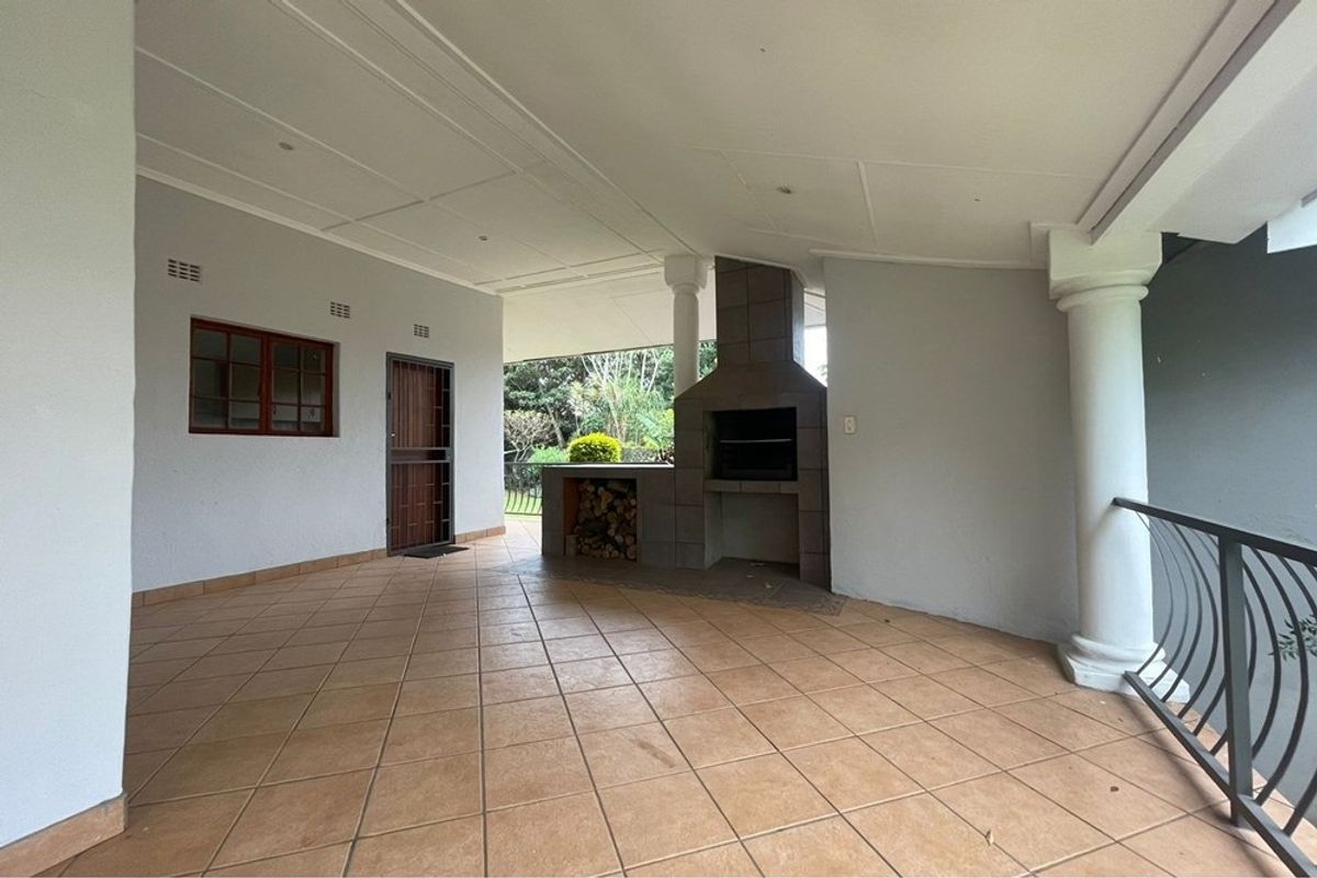 House For Sale with 2 bed Cottage in White River - Photo 3