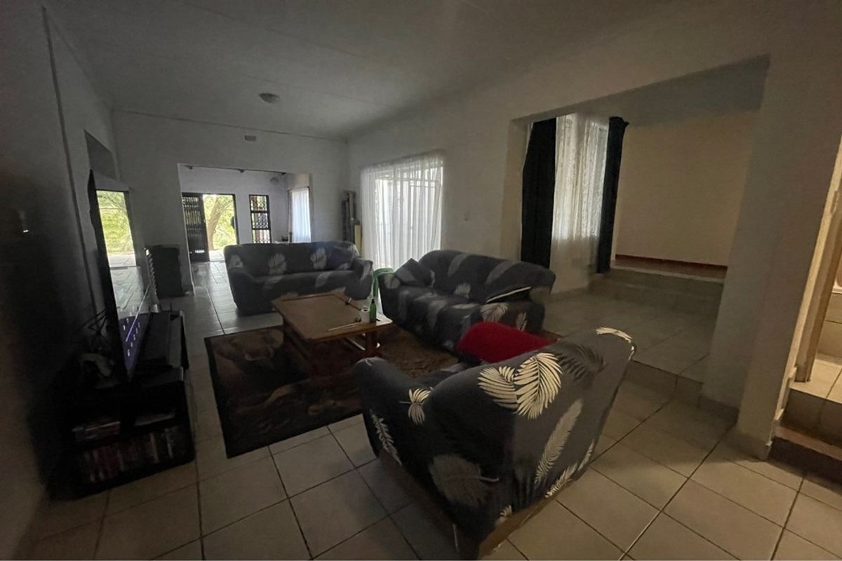 Apartment For Sale in White River Rural, White River - Photo 5