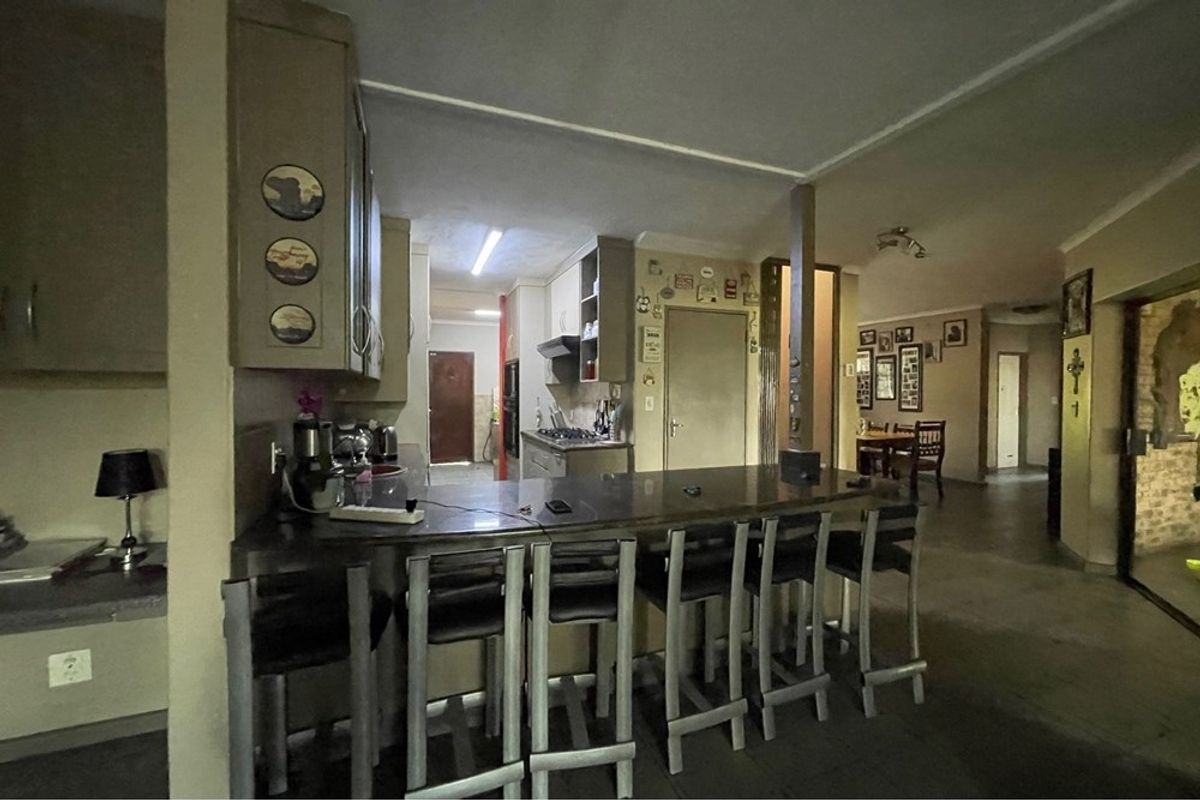 Smallholding For Sale in with 4 dwellings, White River - Photo 3