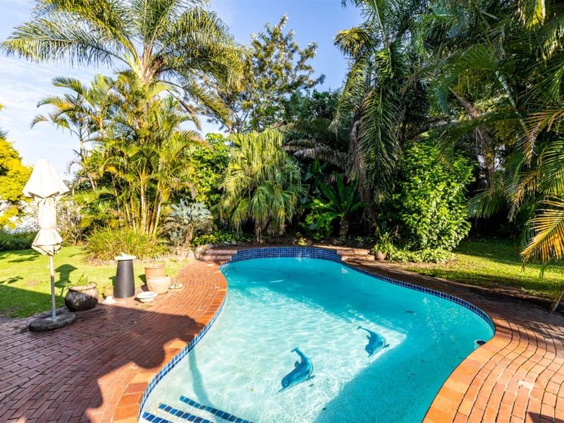 8-bed Selborne home with modern finishes, solar features, and expansive family-friendly grounds - Photo 9