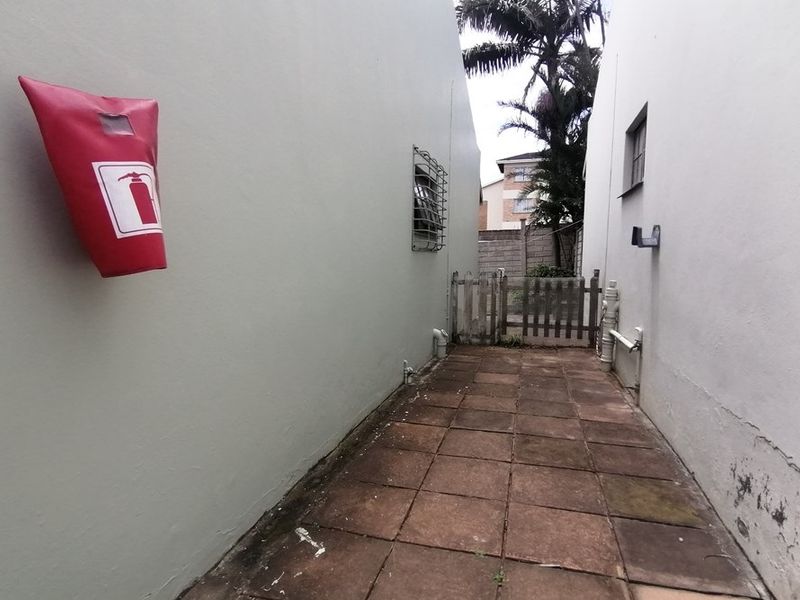 Townhouse For Sale in Manaba Beach, Margate, KwaZulu Natal - Photo 4
