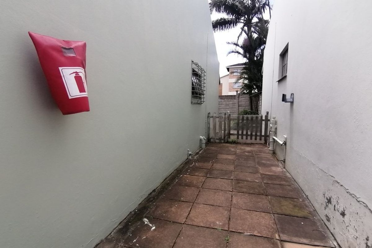 Townhouse For Sale in Manaba Beach, Margate, KwaZulu Natal - Photo 4