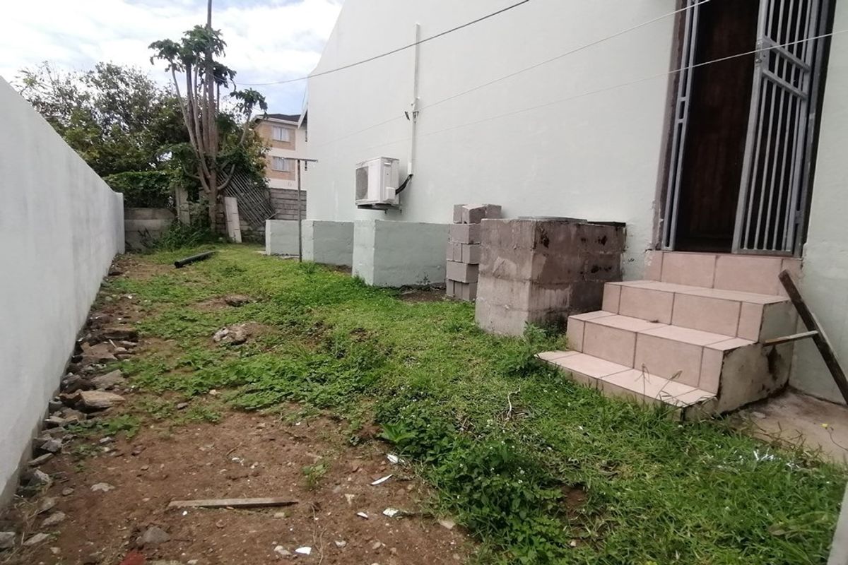 Townhouse For Sale in Manaba Beach, Margate, KwaZulu Natal - Photo 3