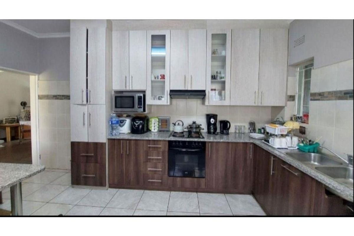 House For Sale in Huttenheights, Newcastle, KwaZulu Natal - Photo 3