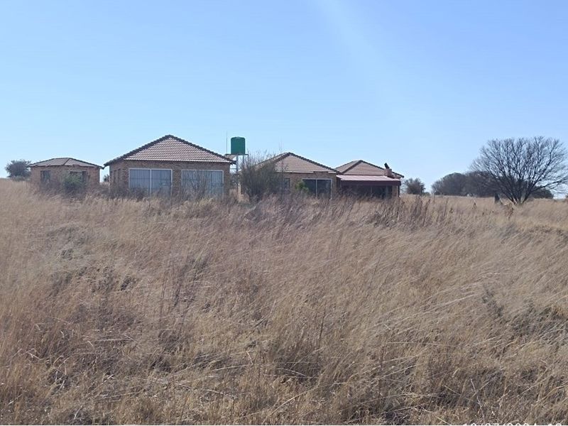 Land with 3 houses with river front For Sale in Rural Bothaville Free State - Photo 8