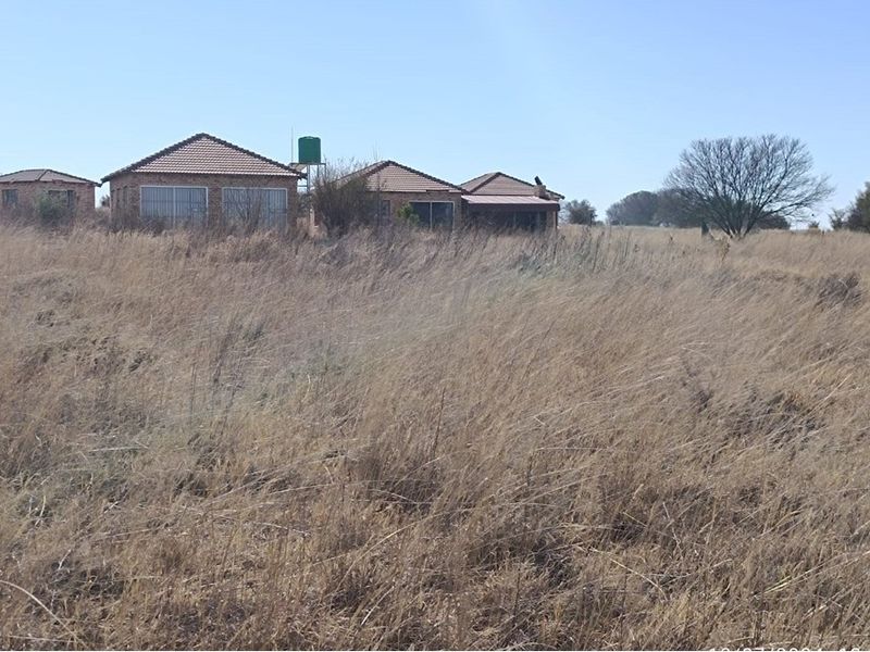Land with 3 houses with river front For Sale in Rural Bothaville Free State - Photo 7