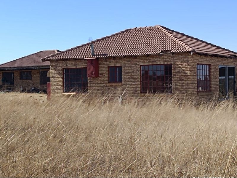 Land with 3 houses with river front For Sale in Rural Bothaville Free State - Photo 3