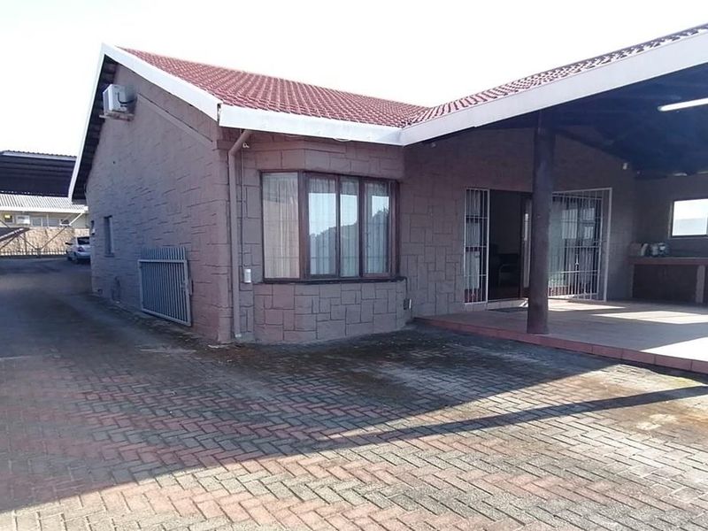 House For Sale in Shelly Beach, Margate, KwaZulu Natal - Photo 2