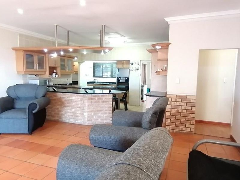 House For Sale in Shelly Beach, Margate, KwaZulu Natal - Photo 9