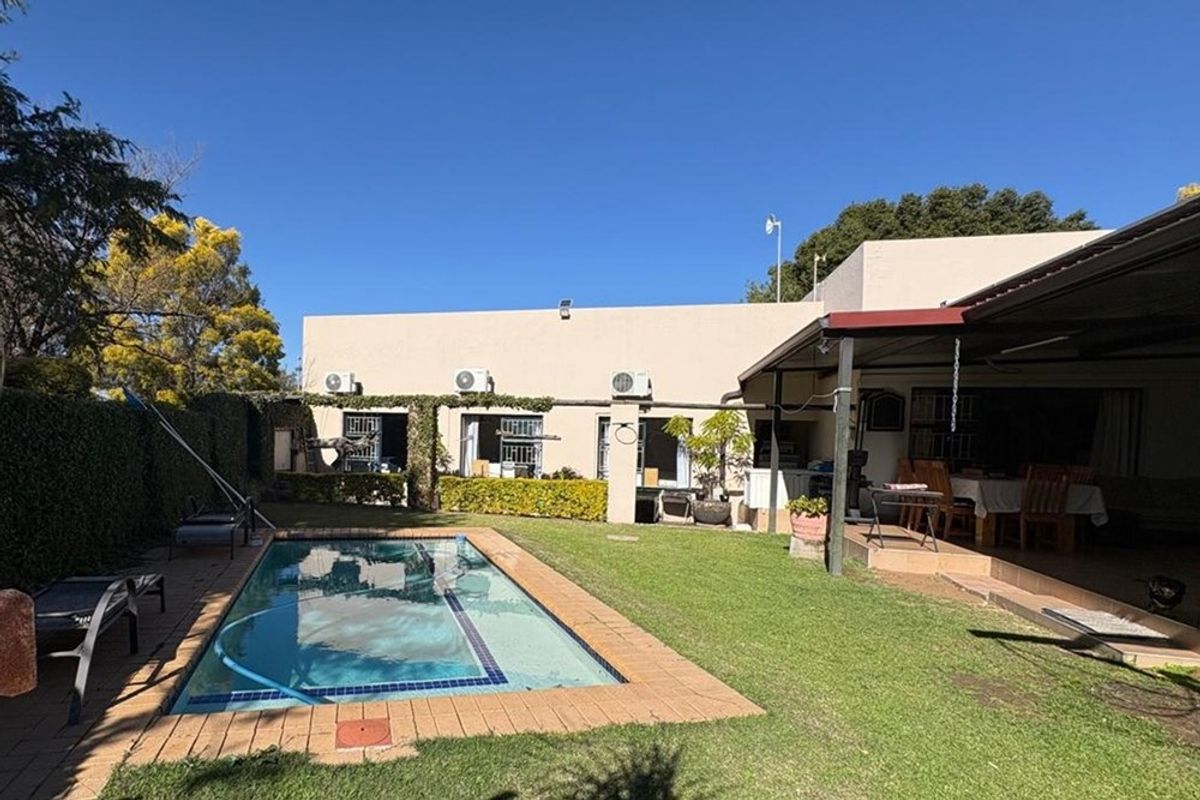 House For Sale in Schuinshoogte, Newcastle, KwaZulu Natal - Photo 2