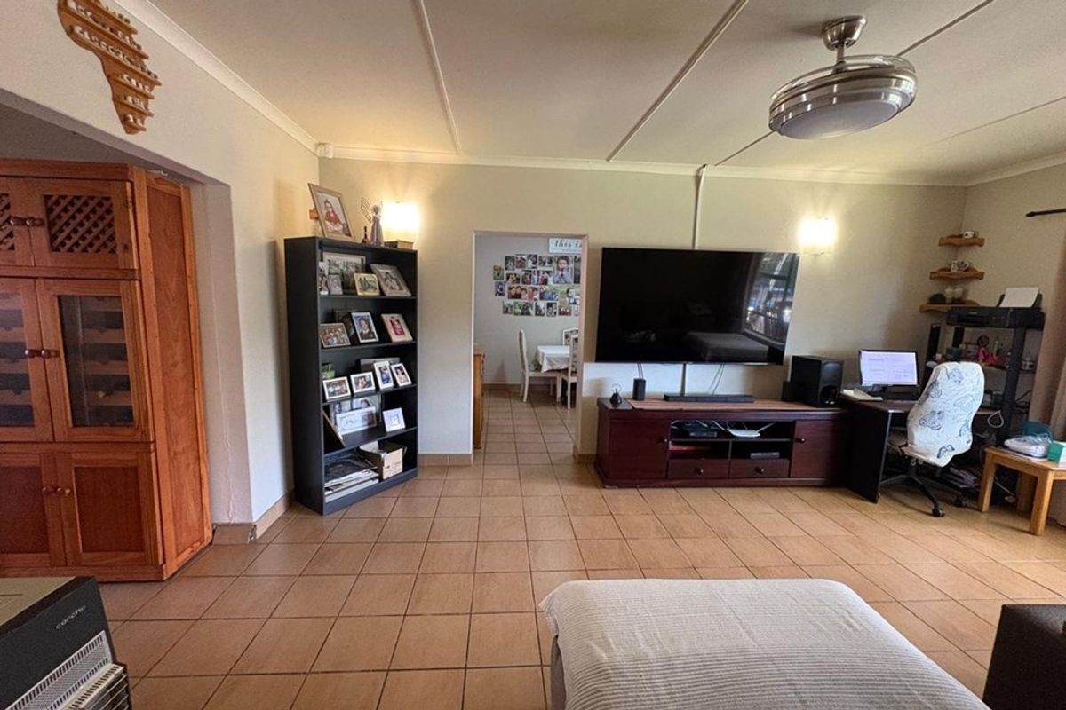 House For Sale in Schuinshoogte, Newcastle, KwaZulu Natal - Photo 4
