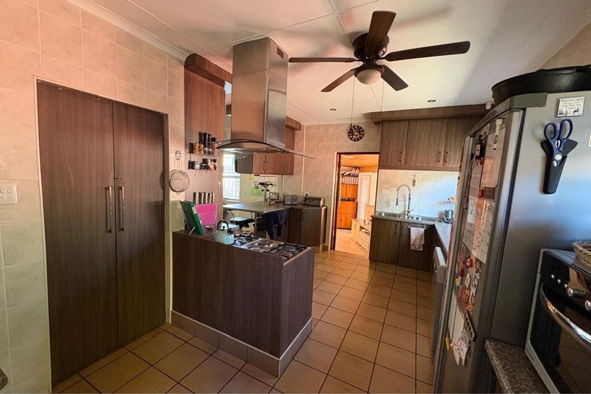 House For Sale in Schuinshoogte, Newcastle, KwaZulu Natal - Photo 5