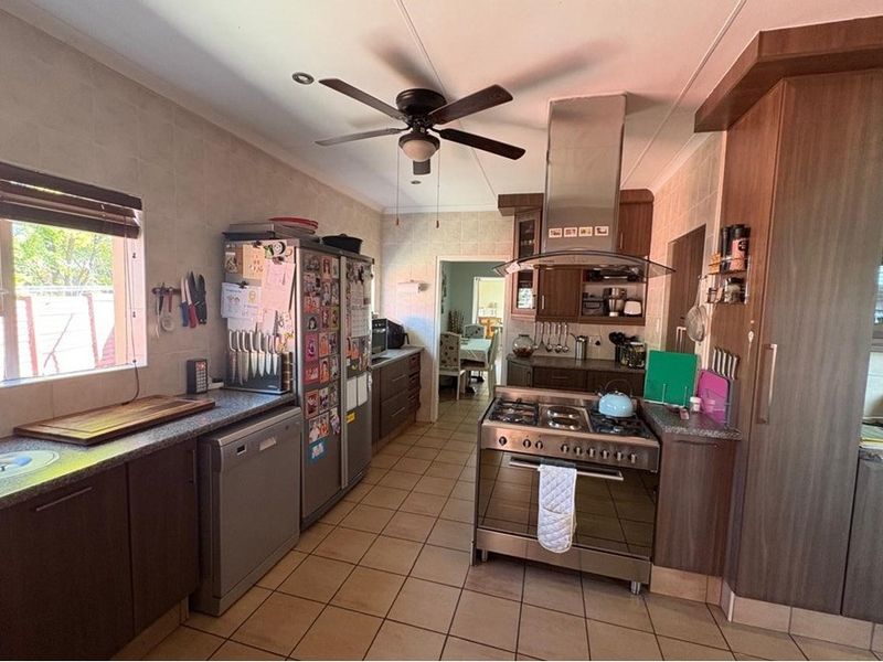 House For Sale in Schuinshoogte, Newcastle, KwaZulu Natal - Photo 4