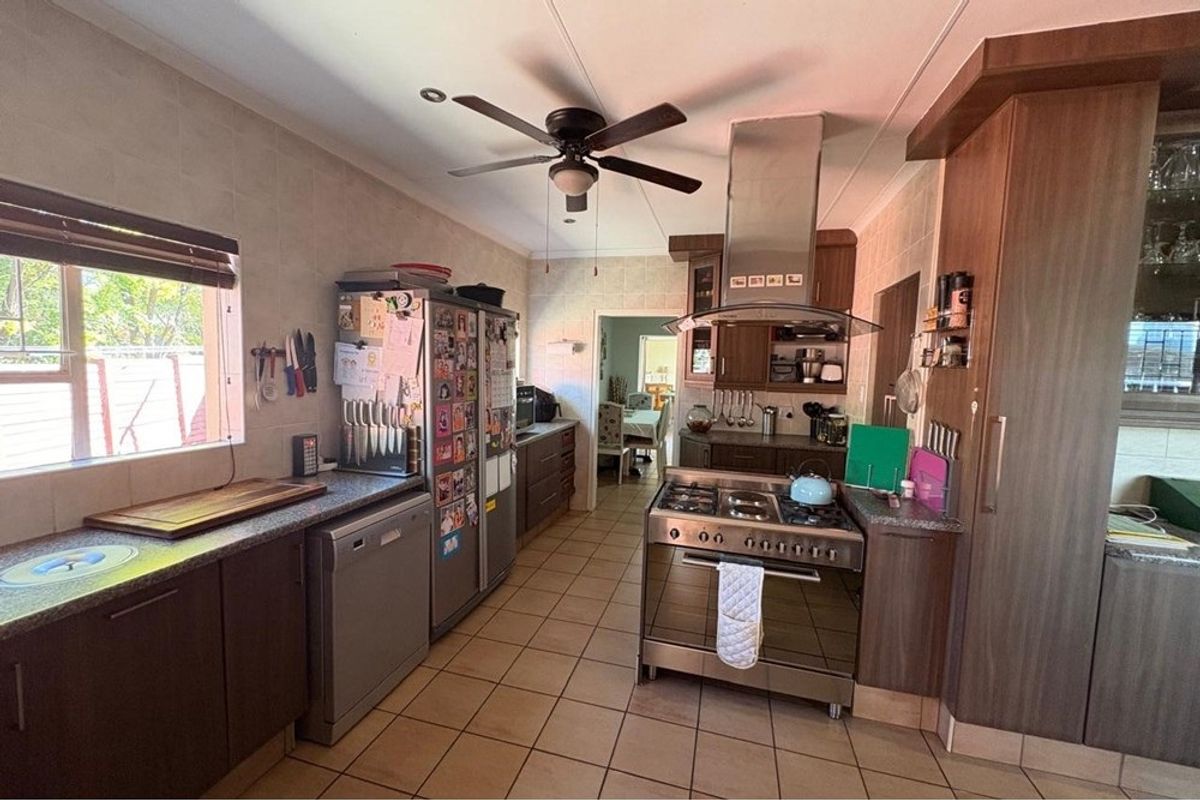 House For Sale in Schuinshoogte, Newcastle, KwaZulu Natal - Photo 4