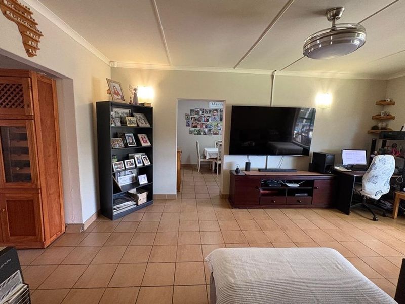 House For Sale in Schuinshoogte, Newcastle, KwaZulu Natal - Photo 3