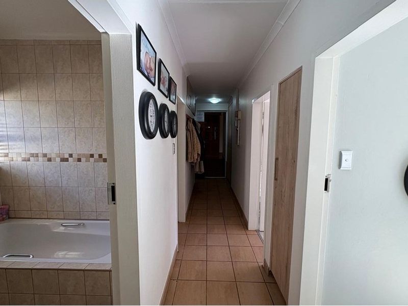 House For Sale in Schuinshoogte, Newcastle, KwaZulu Natal - Photo 10