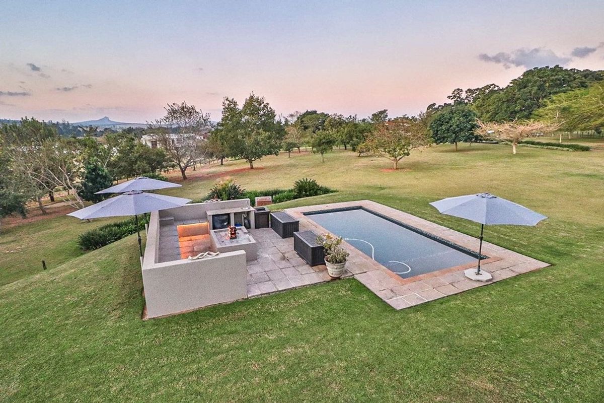 Luxury Home For Sale on Yaverland Estate - Photo 2