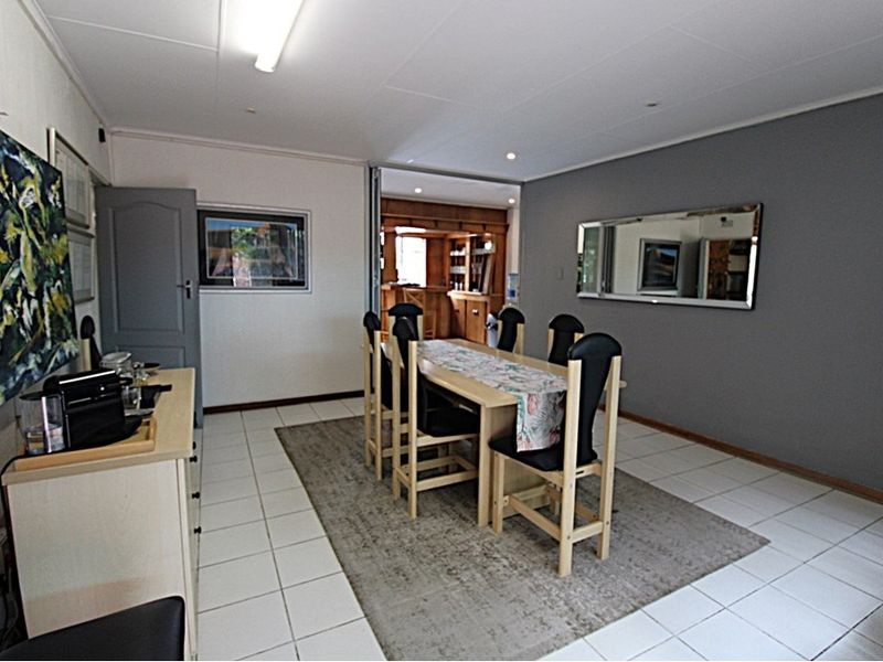 Office To Rent in Bryanston, Sandton - Photo 2