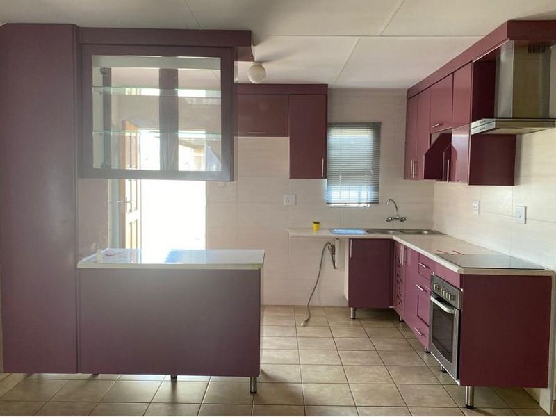 House For Sale in Leopard's Rest Security Estate, Albertsdal, Alberton - Photo 10