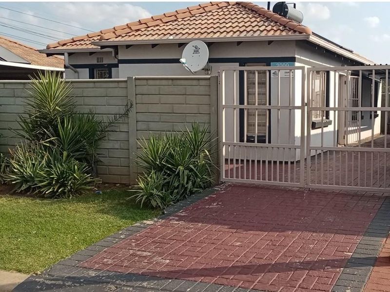 House For Sale in Leopard's Rest Security Estate, Albertsdal, Alberton - Photo 4