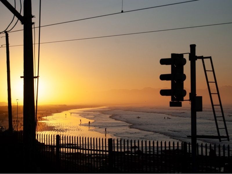 Funky 1 bedroom Apartment to Rent in Muizenberg, Cape Town - Photo 3