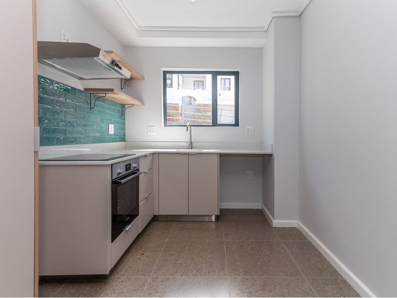 Funky 1 bedroom Apartment to Rent in Muizenberg, Cape Town - Photo 9