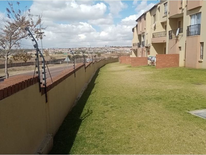 Apartment For Sale in Midrand - Photo 6
