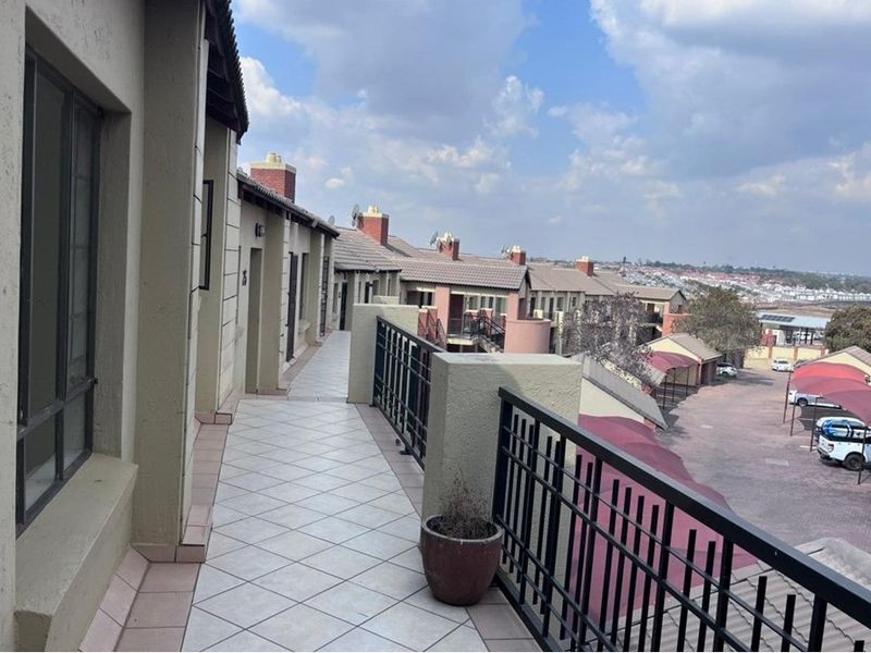 Apartment For Sale in Midrand - Photo 4