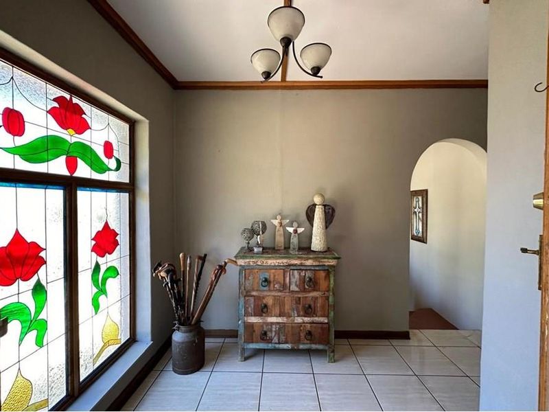 Family Home For Sale in Signal Hill, Newcastle, KwaZulu Natal - Photo 7