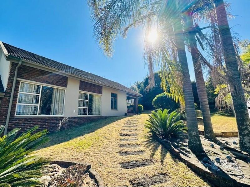 Family Home For Sale in Signal Hill, Newcastle, KwaZulu Natal - Photo 3