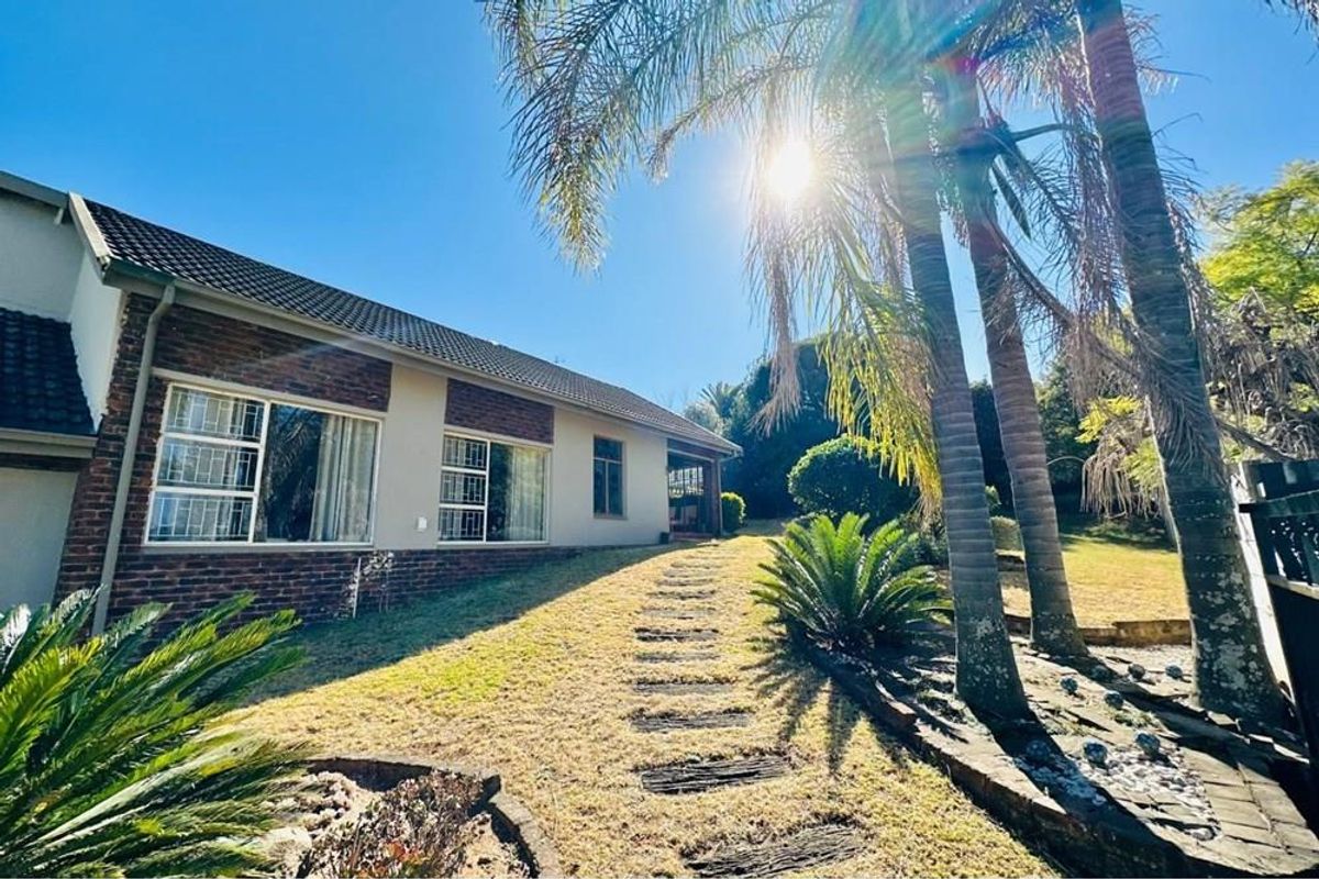 Family Home For Sale in Signal Hill, Newcastle, KwaZulu Natal - Photo 3