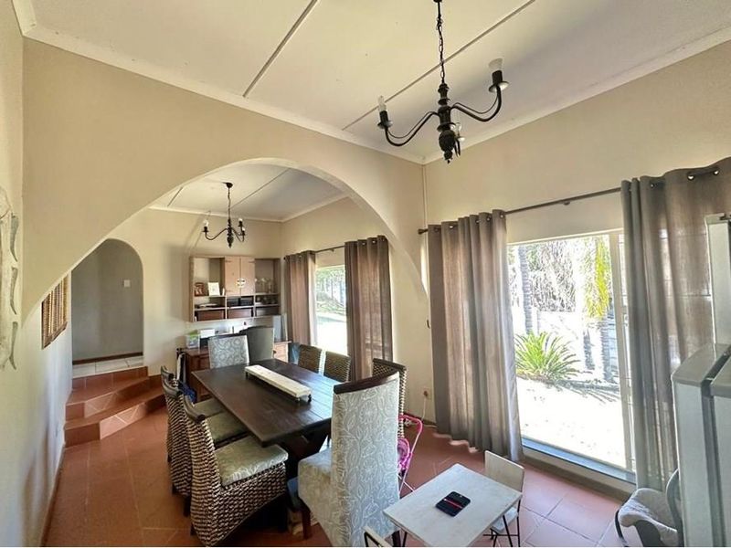 Family Home For Sale in Signal Hill, Newcastle, KwaZulu Natal - Photo 9